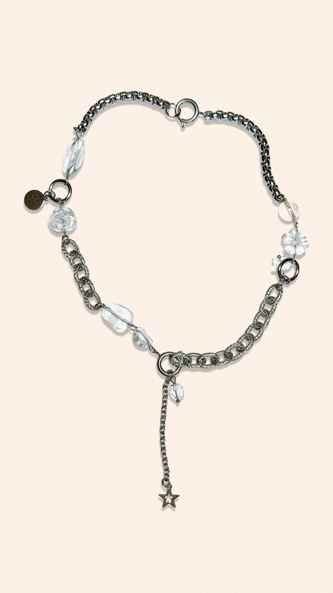 Collier monochrome