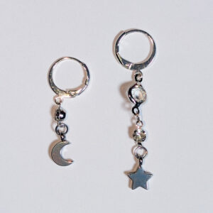 Boucles d’oreilles dépareillées lune & étoile